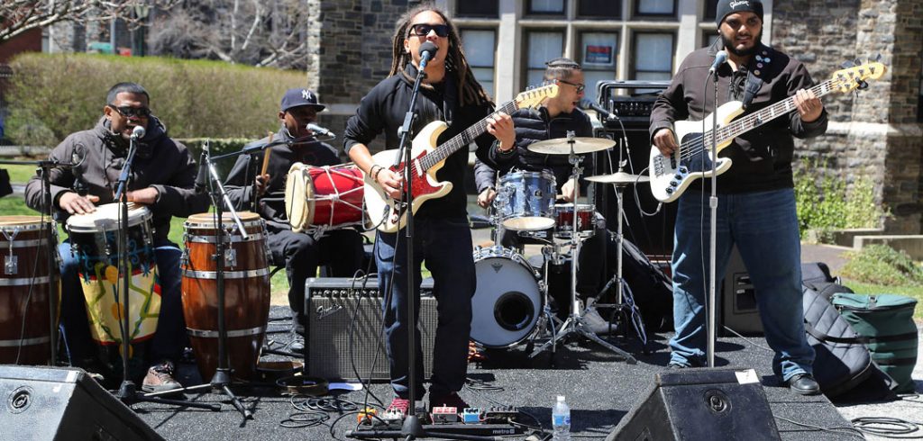 Dominican musicians Yasser Tejeda & Palotrév perform at the Second Annual Bronx Celebration Day.