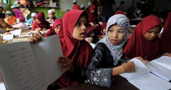Rohingya students in refugee camp