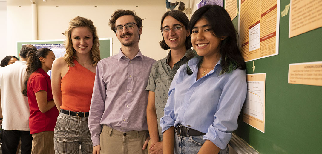 New Summer Program Fosters a Research Community